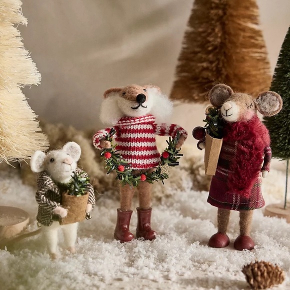 Anthropologie Terrain Felt Mouse Family Christmas - Picture 1 of 3